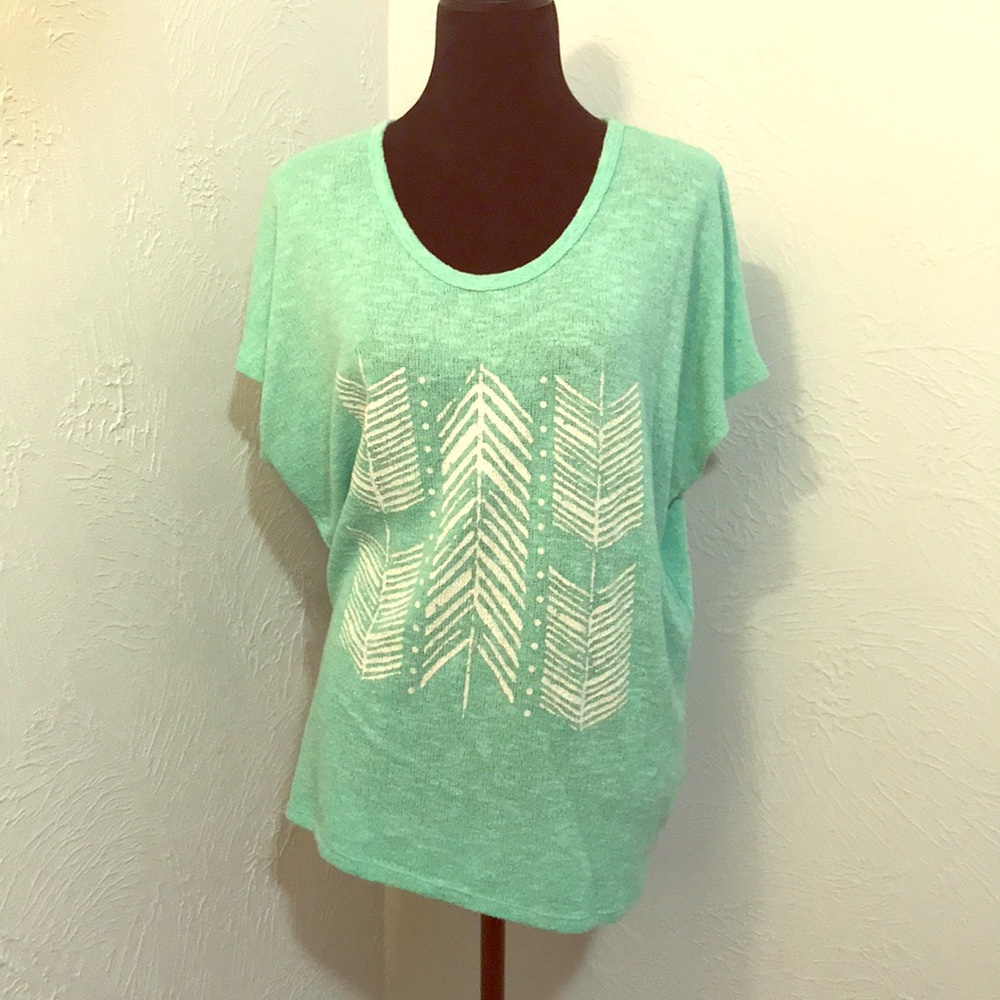 Arrow front design draped top